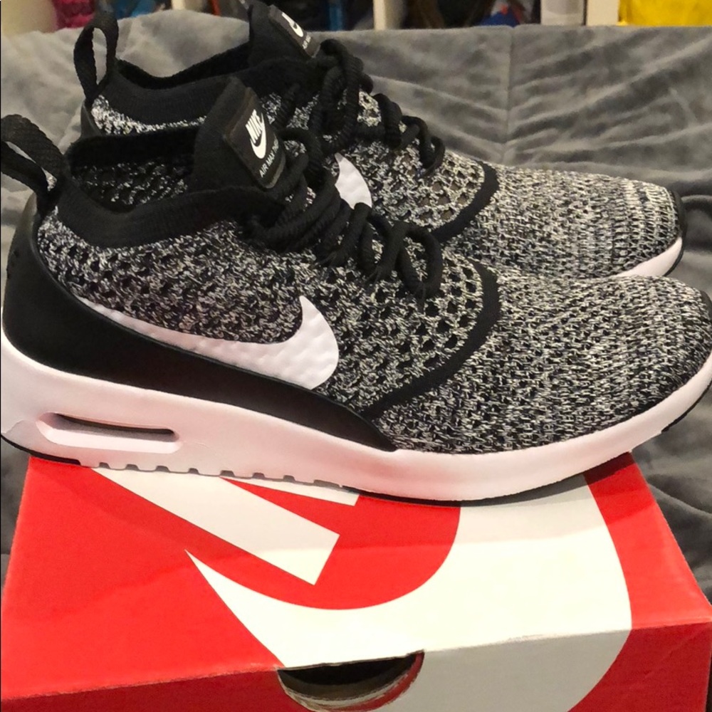 Nike Air Max Thea ultra Flyknit women Sz 7